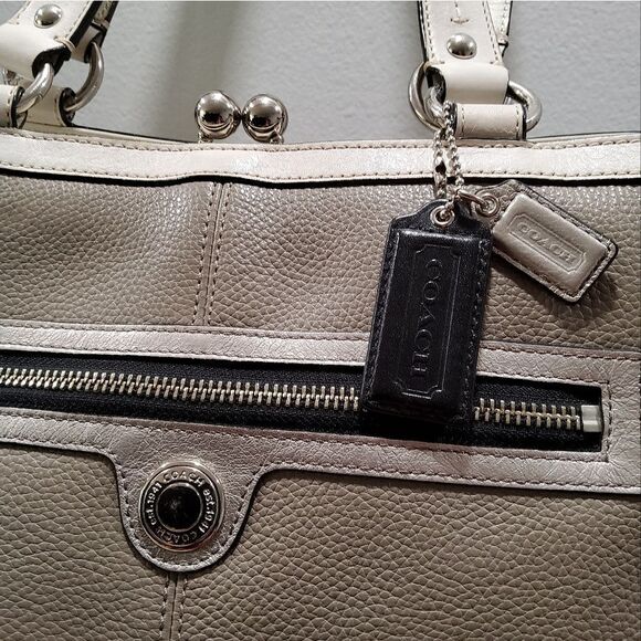 Coach Laura Spectator Tote - Picture 3 of 15